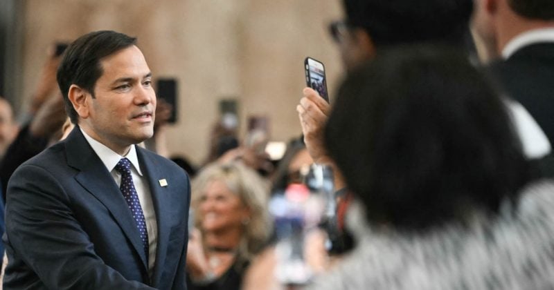 Secretary of state marco rubio greeting state department emp 1